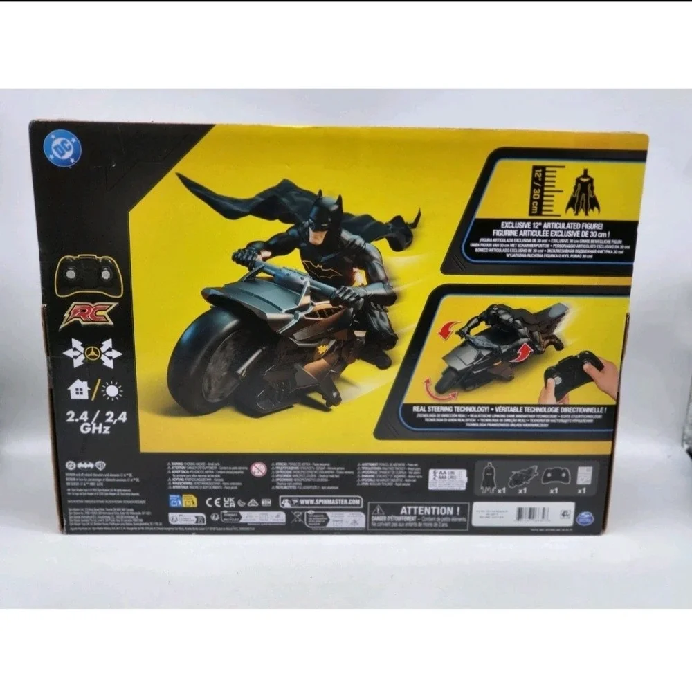 DC Comics Batman Stealth Remote Control Batcycle w/ 12